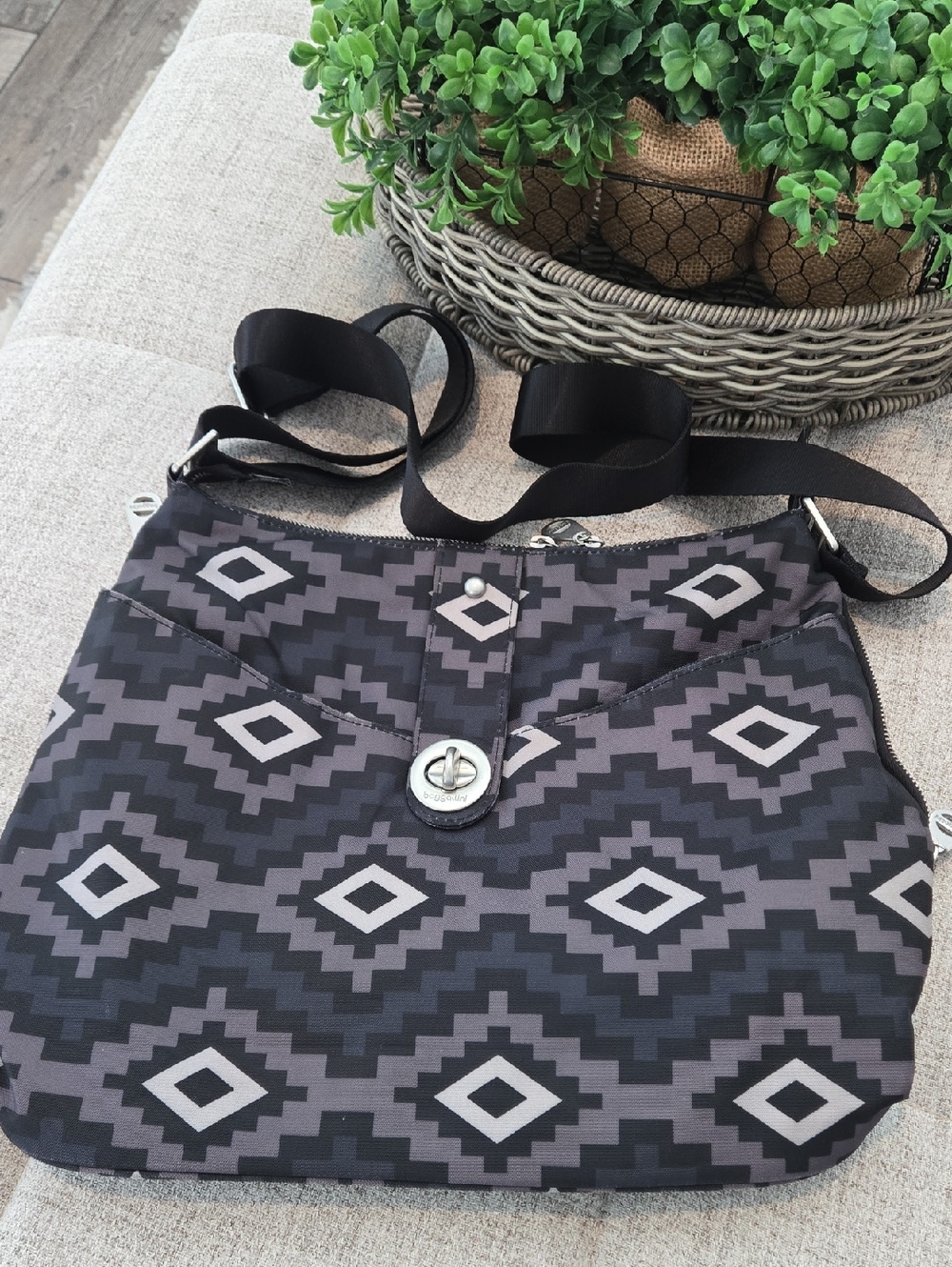 Baggalini Travel Geo Print Crossbody Bag in Black and Gray